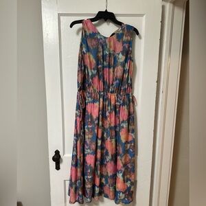 Beautiful Flowy Floral Dress - Size L